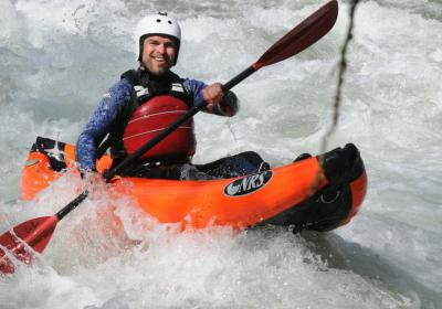 Descent in inflatable kayak in the Pyrenees