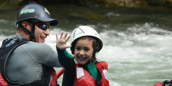 Familien-Rafting in den Pyrenäen